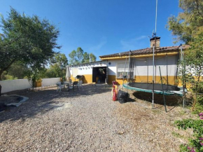 Agradable casa rural con zonas de ocio, barbacoa